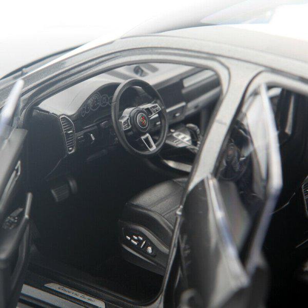 Модель автомобиля Norev 1:18 Porsche Cayenne Coupe Turbo E3 Dark Grey (187670) - фото 8 Модель автомобиля Norev 1:18 Porsche Cayenne Coupe Turbo E3 Dark Grey (187670) - фото 8