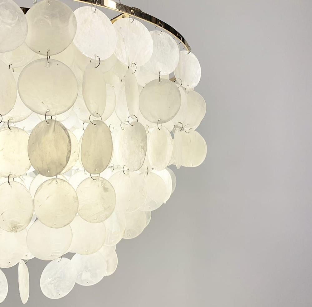 Люстра подвесная Athelia с перламутровыми монетками Ø 50 см (D 8598 GD+Shell) - фото 4 Люстра подвесная Athelia с перламутровыми монетками Ø 50 см (D 8598 GD+Shell) - фото 4