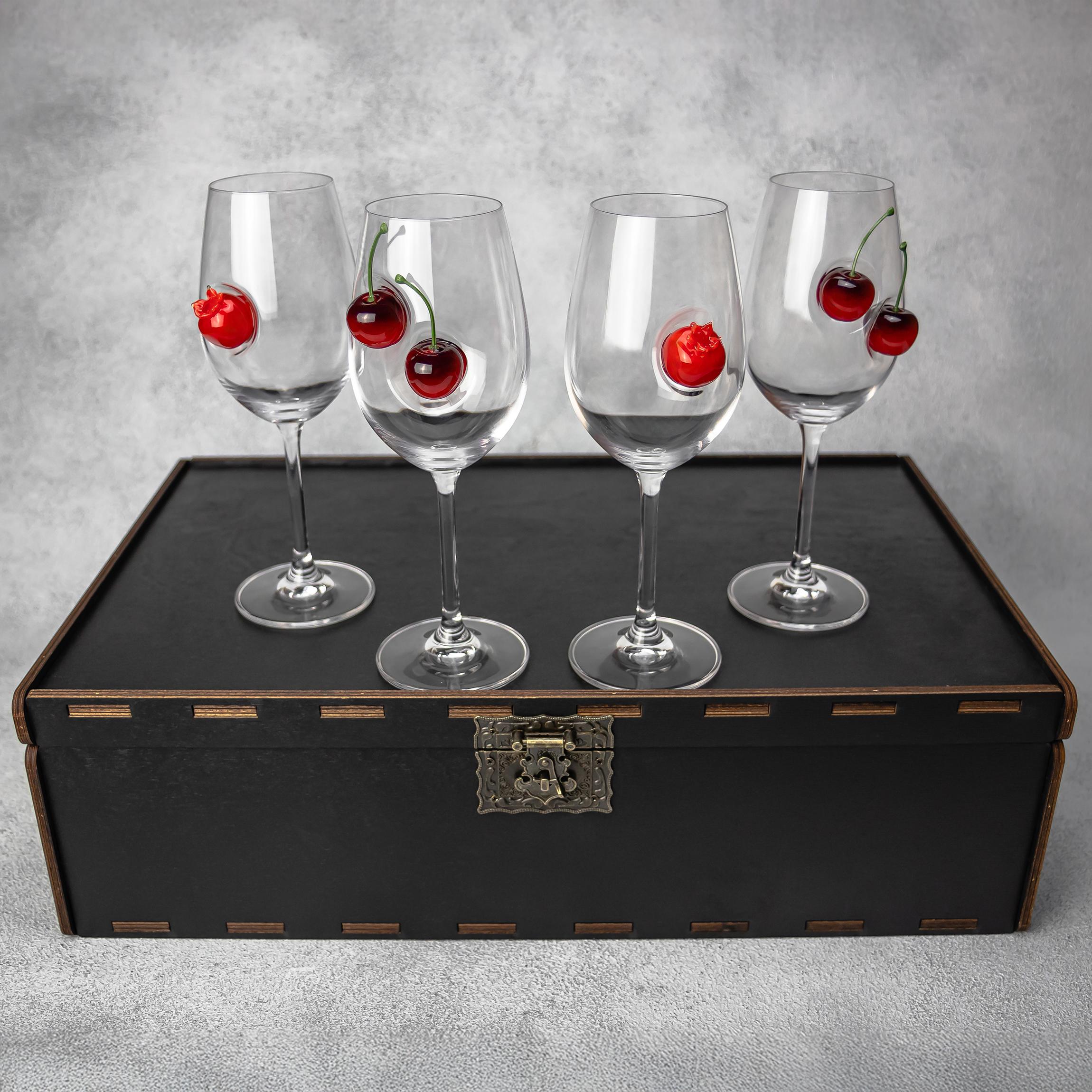 Набор VSKLO на 4 бокала для вина с вишнями и гранатом 350 мл (31516218)