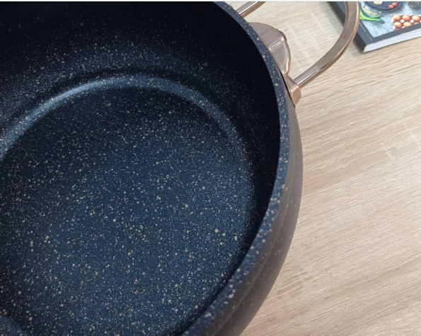 Каструля з кришкою OMS з антипригарним покриттям для газу/без індукціі 7,5 л Бронзовий (30654573) - фото 2 Каструля з кришкою OMS з антипригарним покриттям для газу/без індукціі 7,5 л Бронзовий (30654573) - фото 2