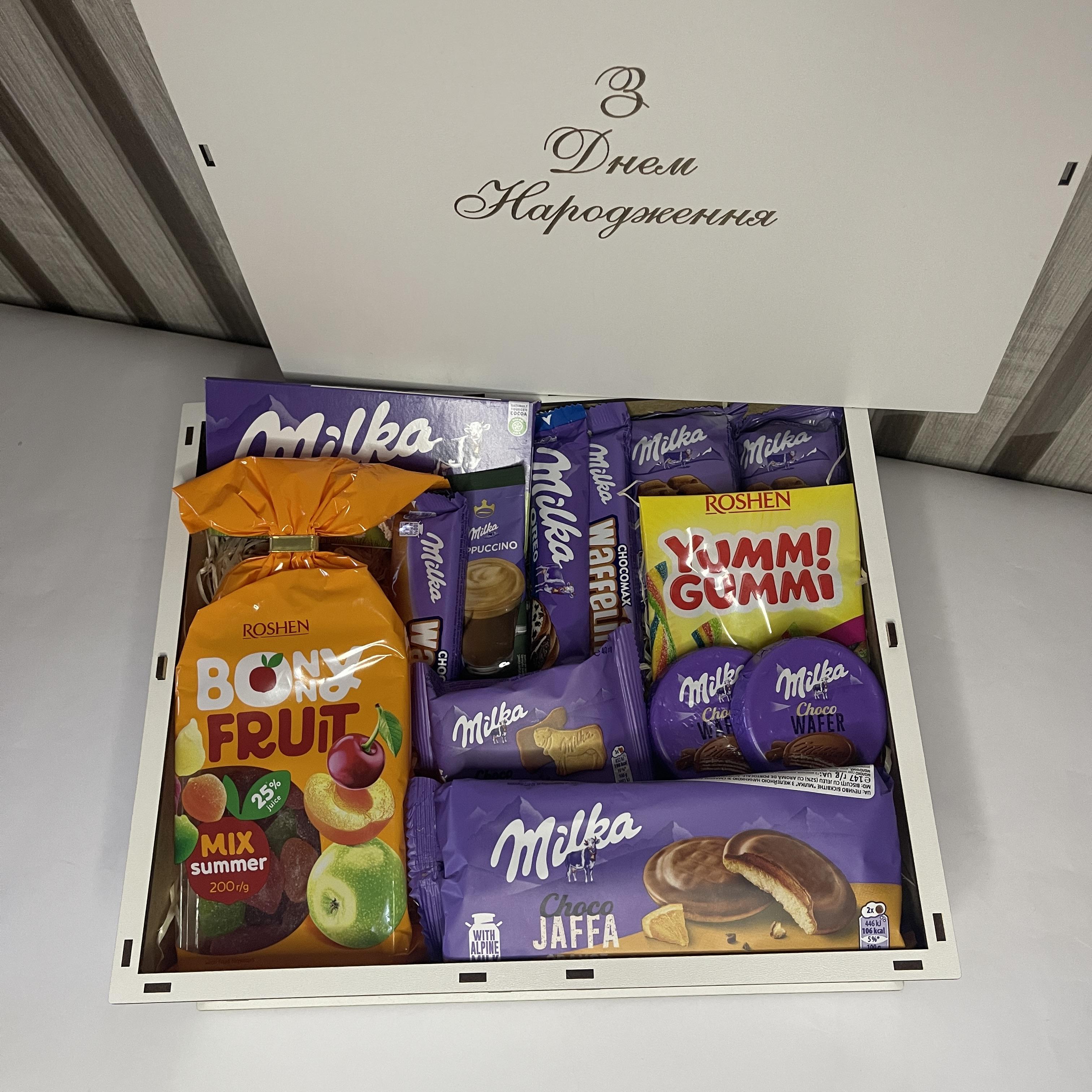 Подарочный бокс детский со сладостями Milka деревянный (237)