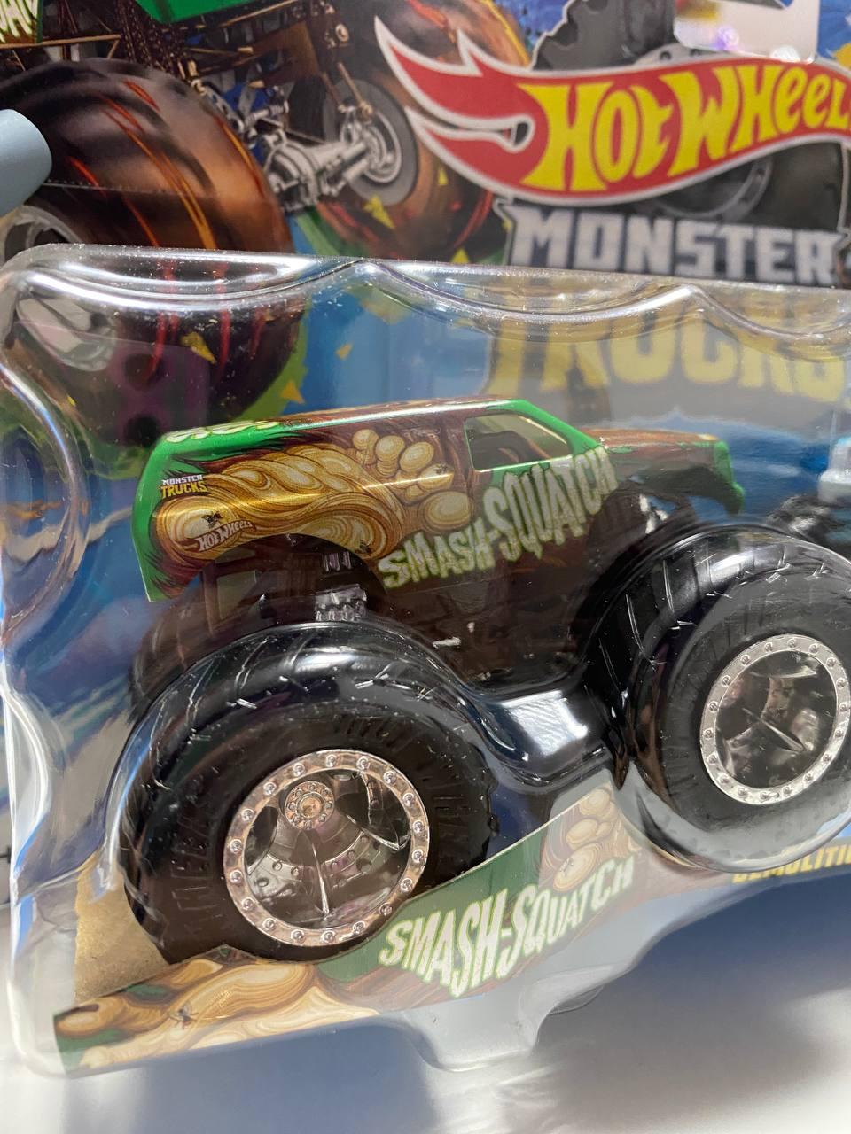 Набір машинок Hot Wheels Monster trucks Smash-squatch vs 32Degrees (FYJ64/HLT65) - фото 3