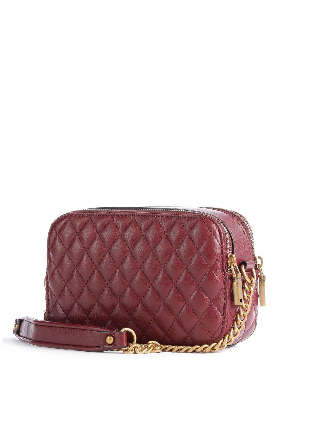 Сумка кросс боди женская из эко кожи Guess MAILA CAMERA BAG HWQB8661140-MER Бордовый - фото 2 Сумка кросс боди женская из эко кожи Guess MAILA CAMERA BAG HWQB8661140-MER Бордовый - фото 2