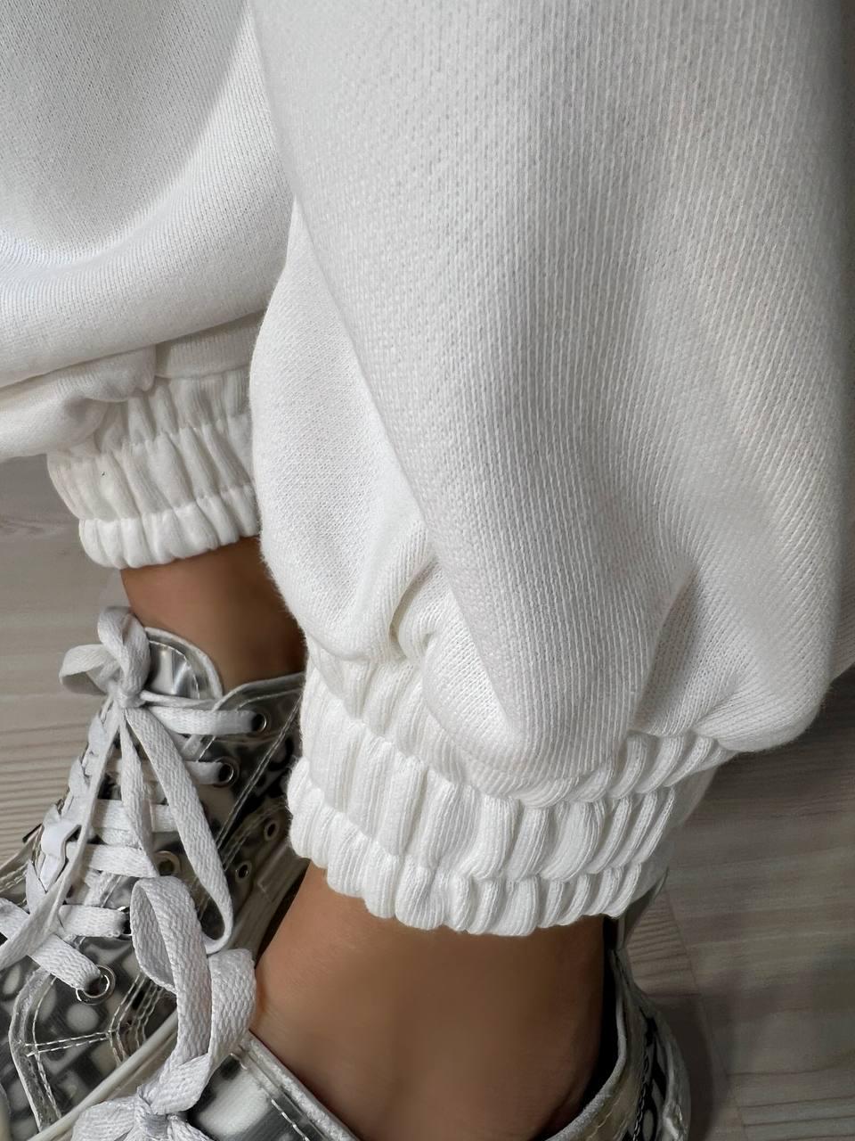 Костюм женский Quzen 470-471 свитшот и джогеры на резинке оверсайз M Белый (27082970) - фото 6 Костюм женский Quzen 470-471 свитшот и джогеры на резинке оверсайз M Белый (27082970) - фото 6