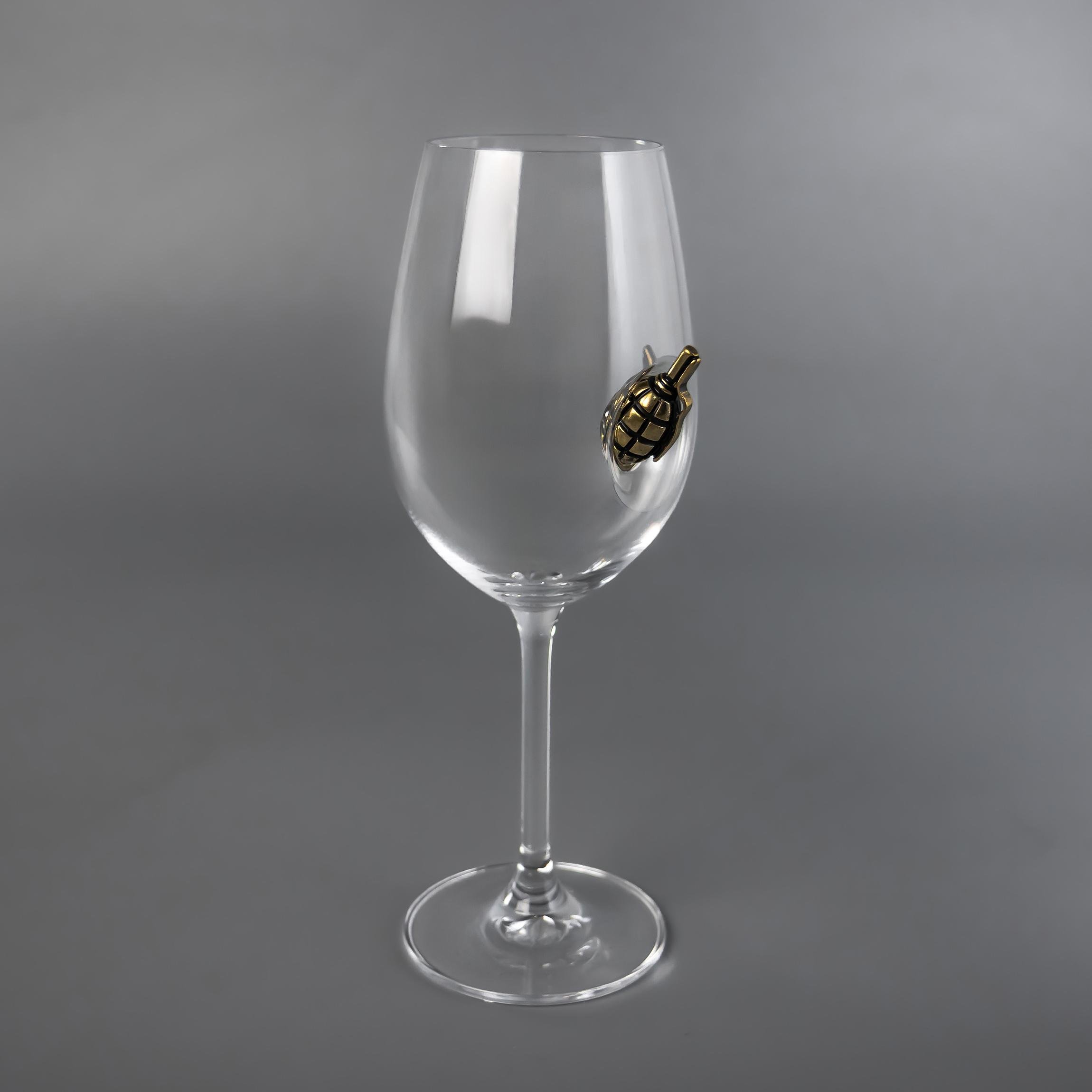 Бокал для вина VSKLO с лимонкой 350 мл (26277826) - фото 1 Бокал для вина VSKLO с лимонкой 350 мл (26277826) - фото 1