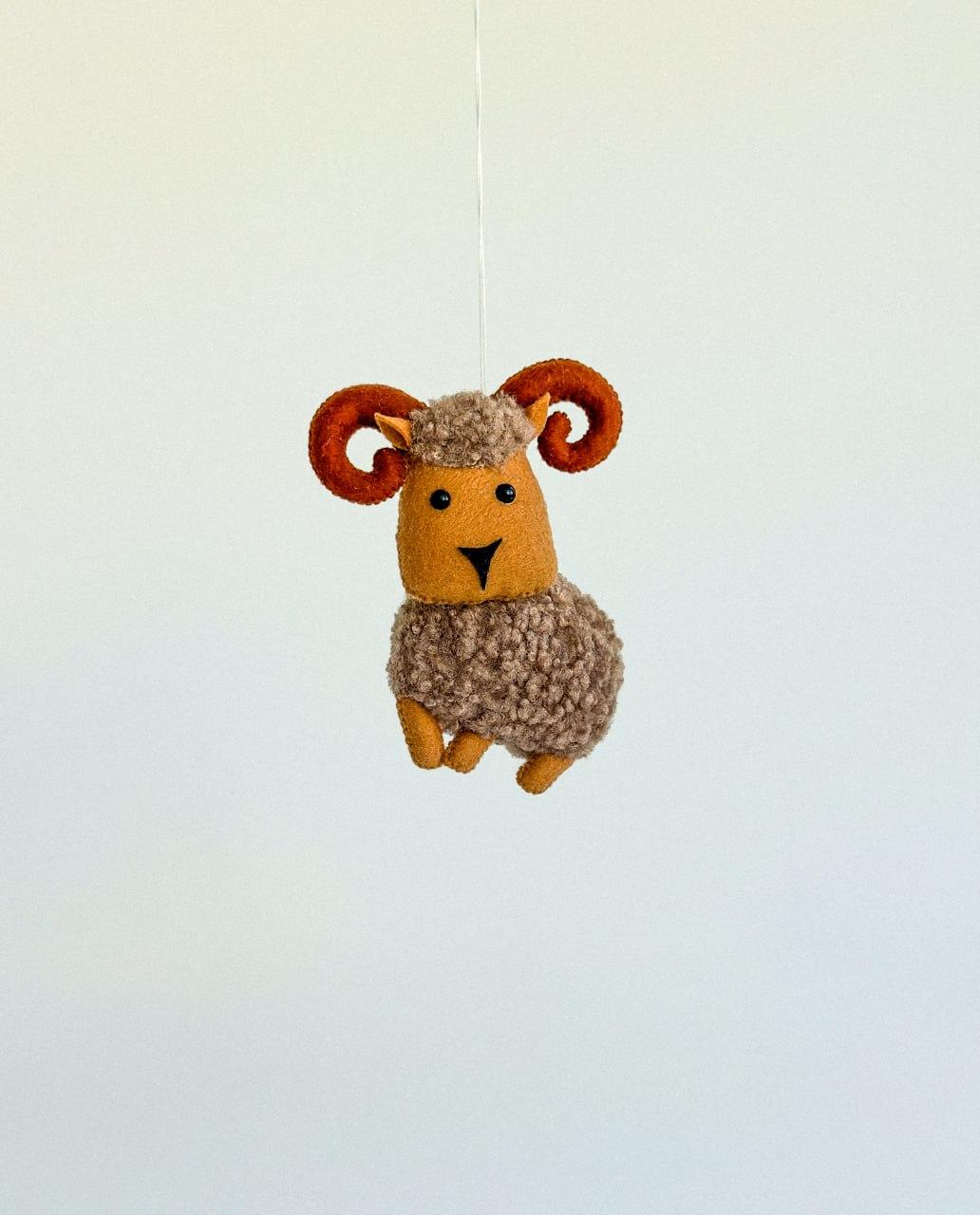 Мягкая игрушка фетровая баранец ручная работа (29472379)