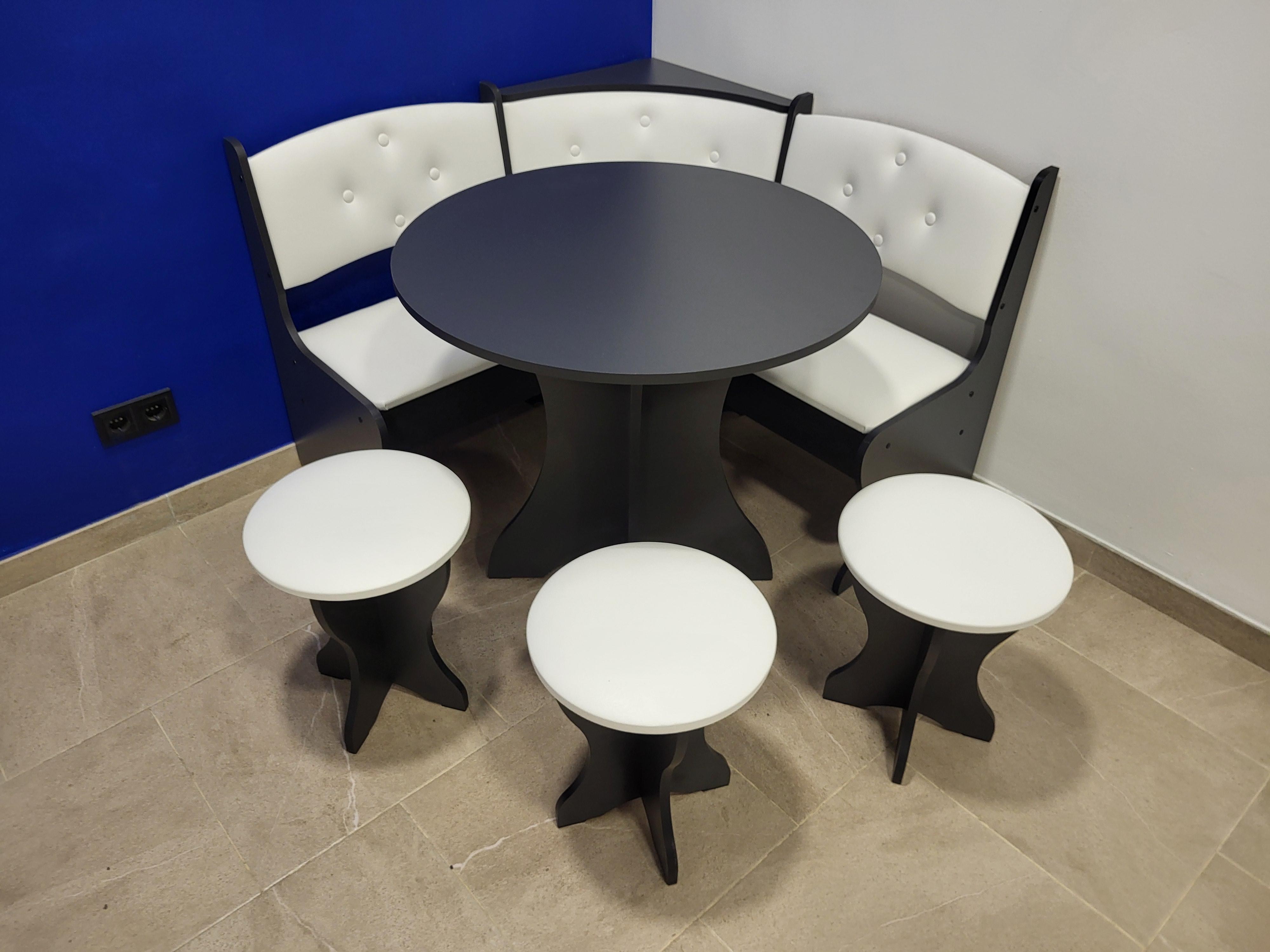 Кухонный уголок Боярин со столом и 3 табуретками ДСП/экокожа 110х110 см Антрацит/Белый (KS3T-A-EBL) Кухонный уголок Боярин со столом и 3 табуретками ДСП/экокожа 110х110 см Антрацит/Белый (KS3T-A-EBL)