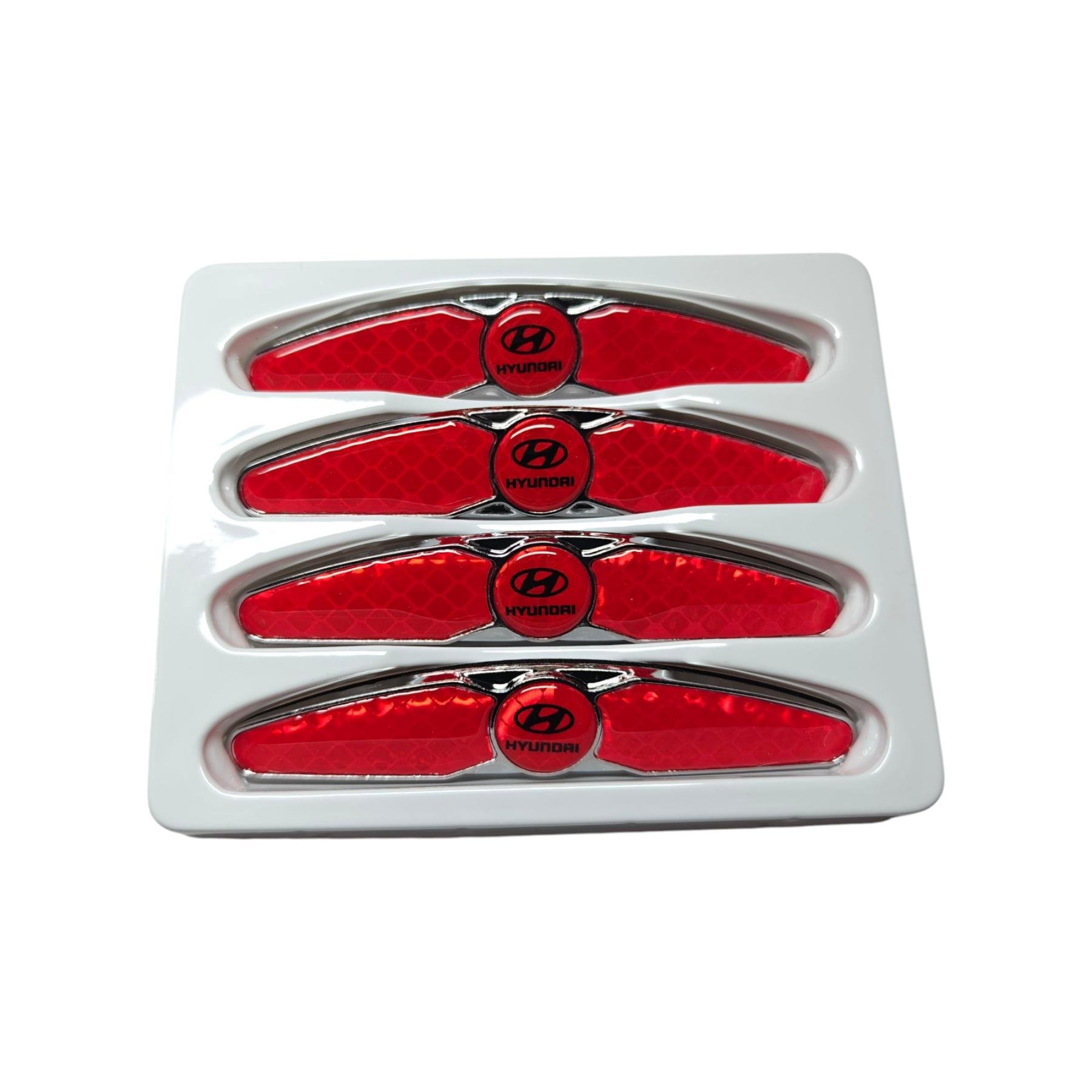 Накладки-катафоты на двери автомобиля с логотипом Hyundai от царапин и вмятин Красный карбон (2402411174)