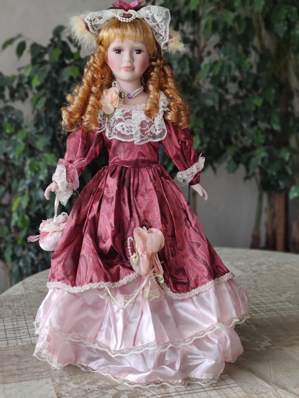 Кукла сувенирная Porcelain doll Луиза фарфоровая 50 см (1303-02 A)