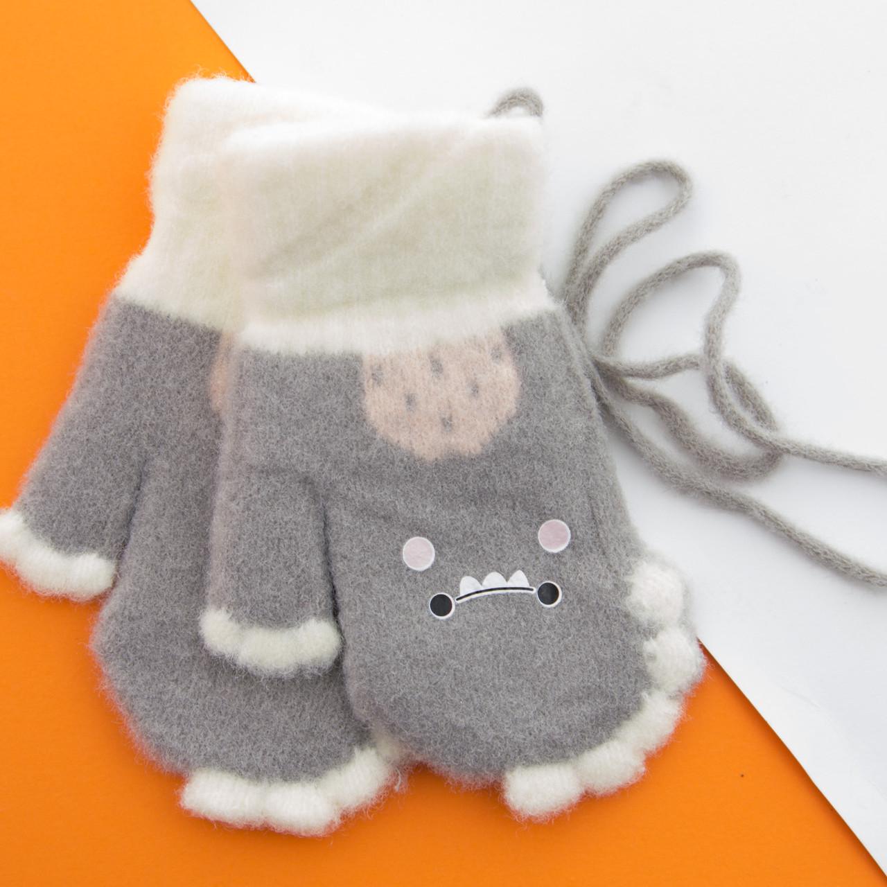 Варежки для малышей зимние с мехом на 1-2 года на веревочке Монстрики 22-25-43 Серый (DR009858) Варежки для малышей зимние с мехом на 1-2 года на веревочке Монстрики 22-25-43 Серый (DR009858)