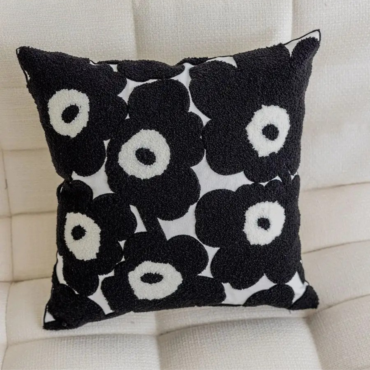 Подушка декоративная хлопок с эффектным цветочным принтом квадратная 45х45 см Черный с белым (60075)