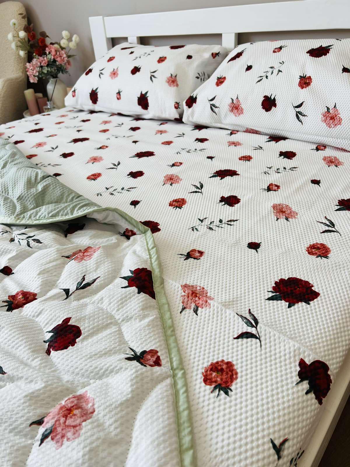 Комплект постільний жниварка з ковдрою з квітковим малюнком полуторний 150x215 см Білий (27477698) - фото 5 Комплект постільний жниварка з ковдрою з квітковим малюнком полуторний 150x215 см Білий (27477698) - фото 5