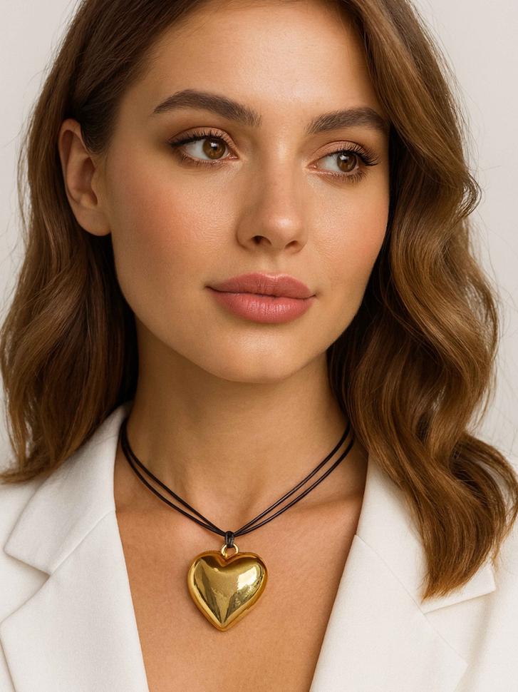 Шнурок із кулоном серце (5146)