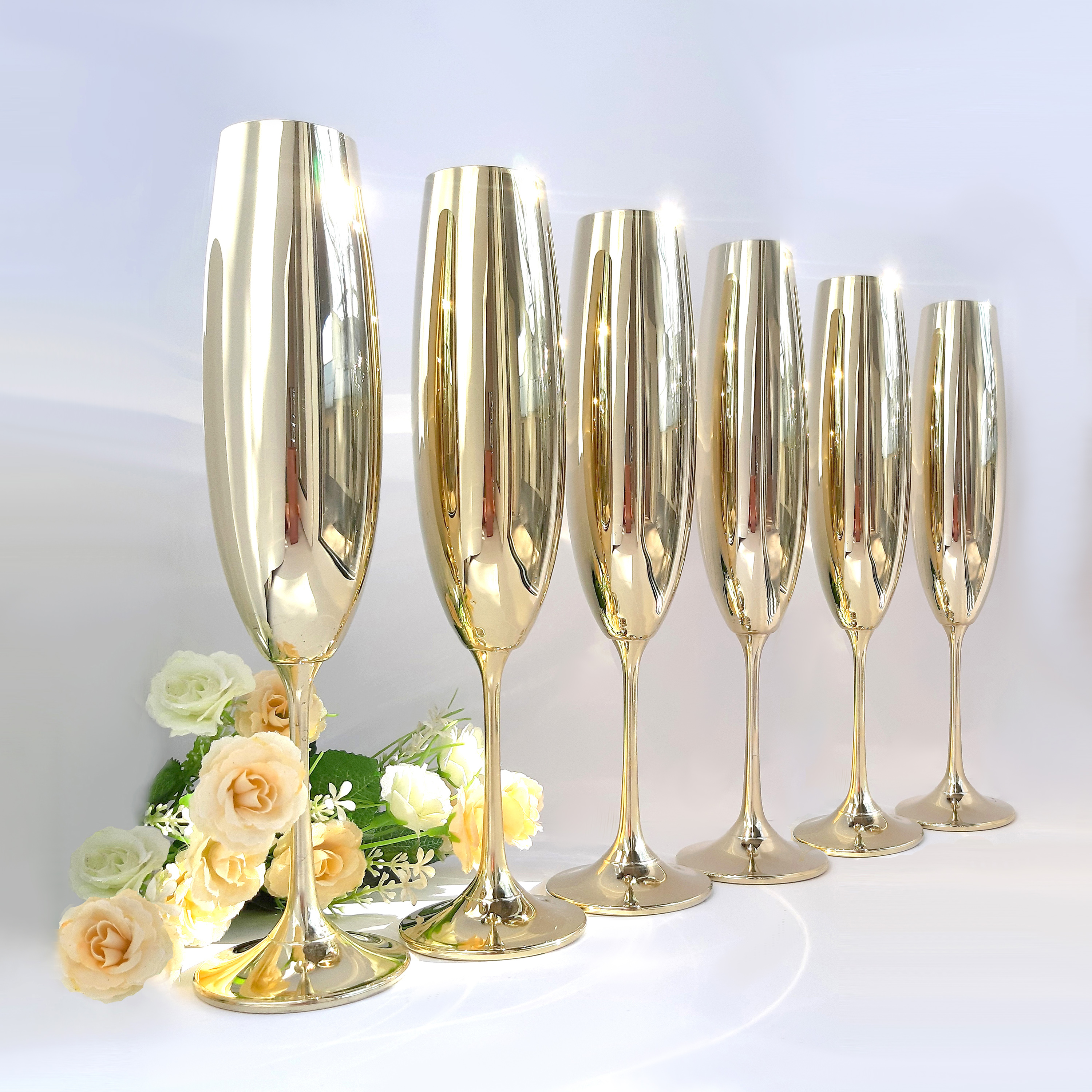 Набор бокалов Bohemia Milvus для шампанского 250 мл 6 шт. Золото (1SD22 00000 250 2) - фото 1 Набор бокалов Bohemia Milvus для шампанского 250 мл 6 шт. Золото (1SD22 00000 250 2) - фото 1