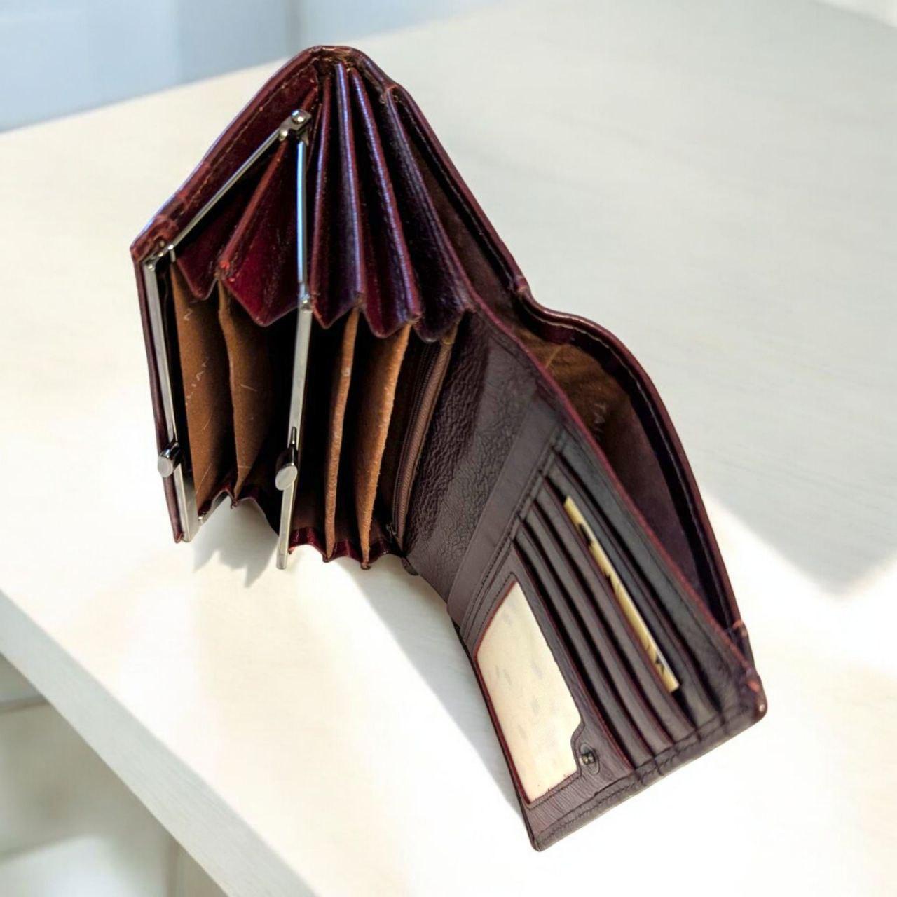 Гаманець жіночий на кнопці середнього розміру TAILIAN Т-715 15х10 см Коричневий (Т-715) - фото 5 Гаманець жіночий на кнопці середнього розміру TAILIAN Т-715 15х10 см Коричневий (Т-715) - фото 5