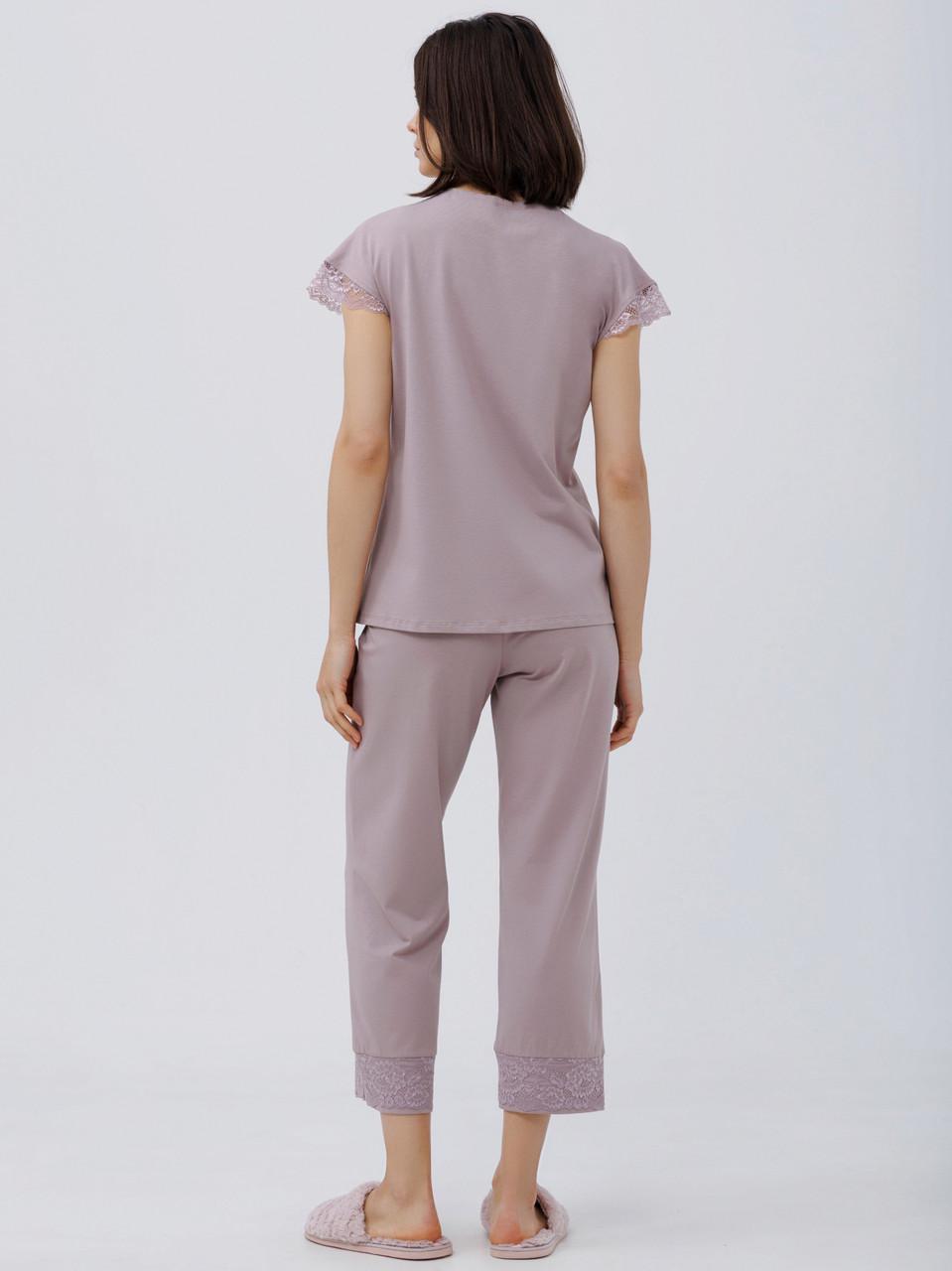 Пижама женская Roksana футболка/штаны-капри с кружевом хлопковая 4XL Пудровый (2453740744) - фото 2 Пижама женская Roksana футболка/штаны-капри с кружевом хлопковая 4XL Пудровый (2453740744) - фото 2