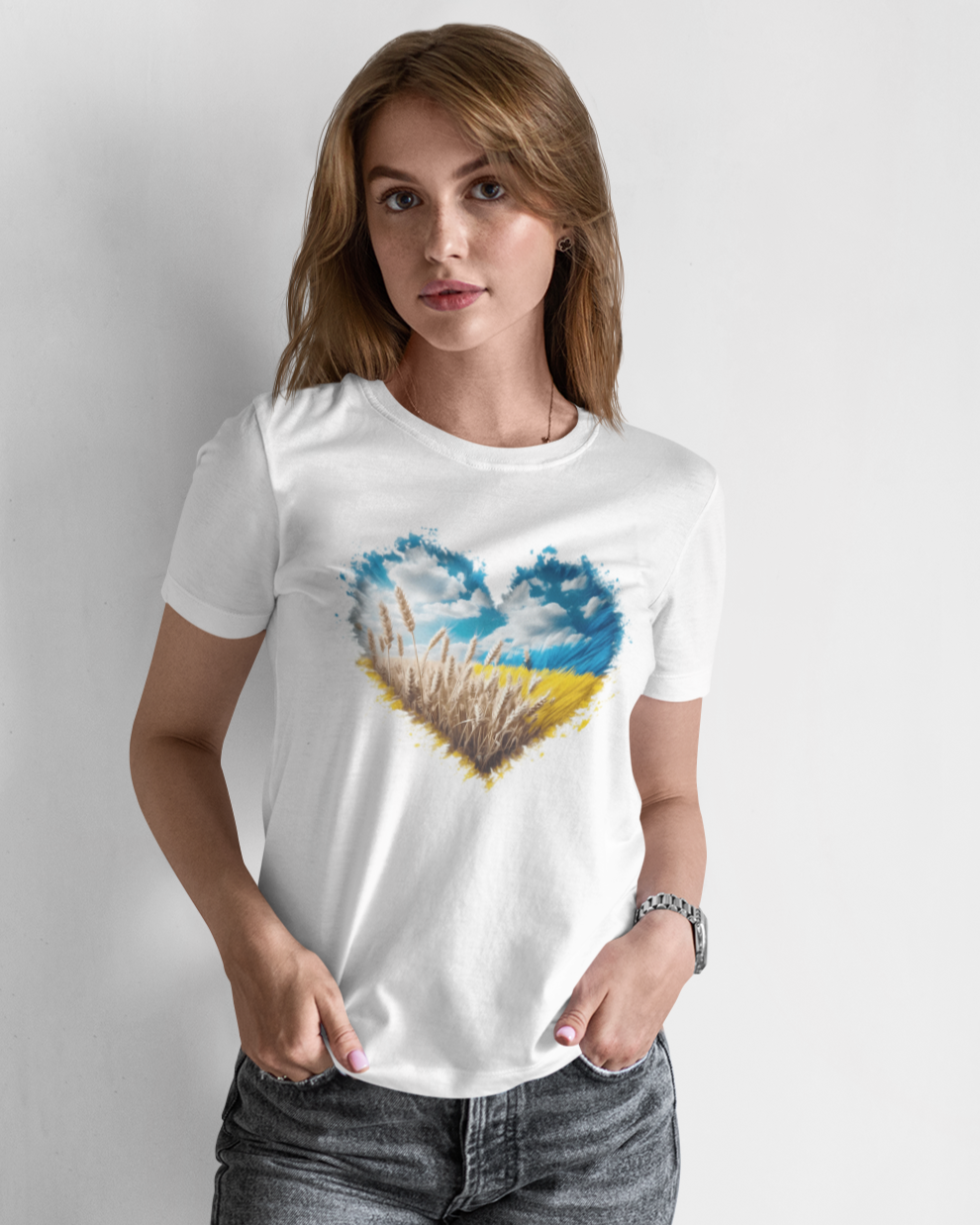 Футболка женская Mishe 21100004 патриотическая с сердцем XL Белый (21100004_25)