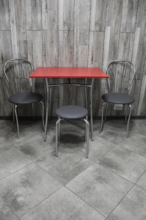 Кухонний комплект Ванесса Тріо стіл/табурет/стільці 2 шт. в хром-корпусі 60х80х75 см Червоний/Сірий (28374489)