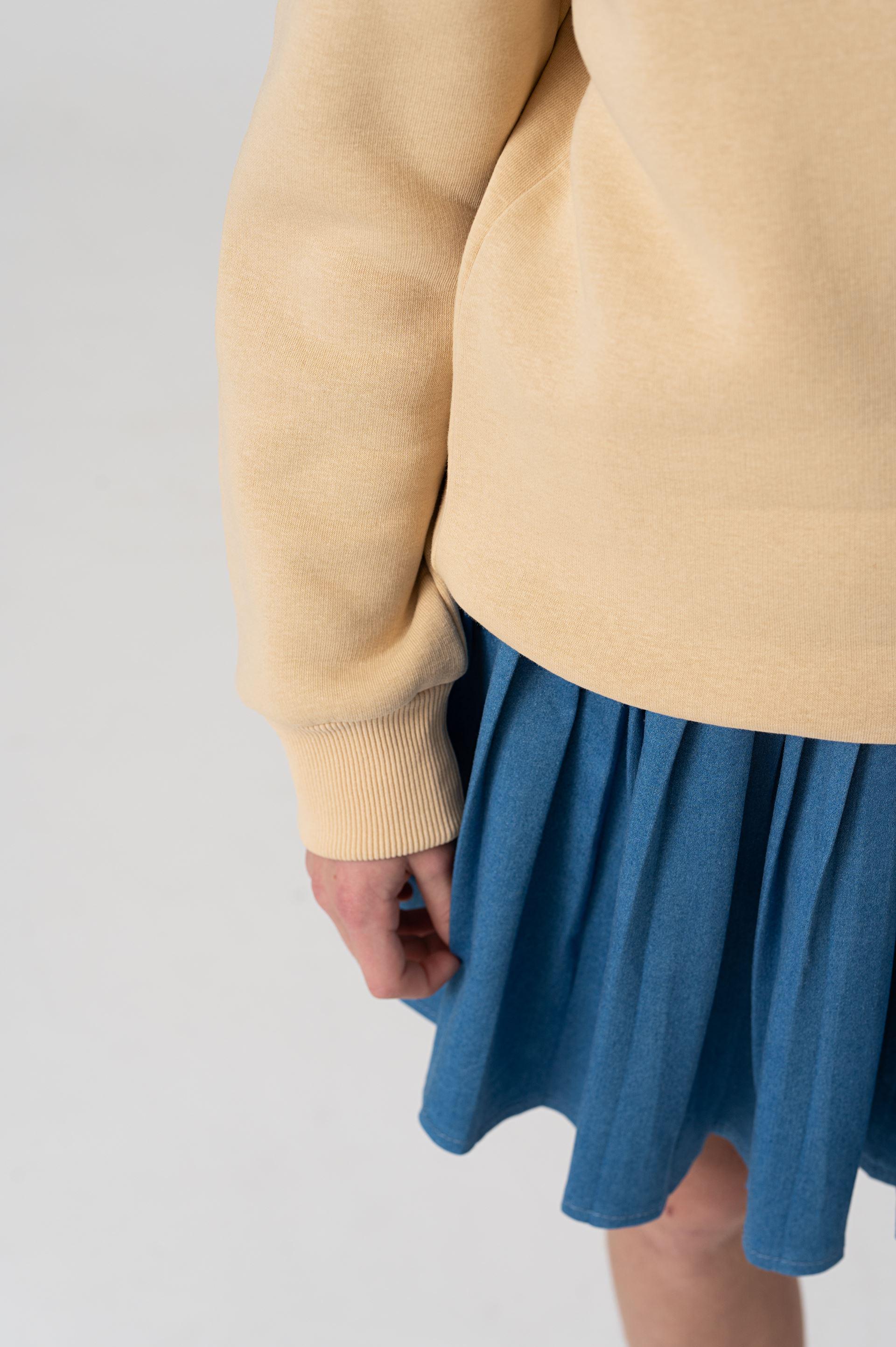 Костюм із світшотом на флісі та джинсовою спідницею Yumster YN.22.25.003 134 см Бежевий/Синій - фото 7