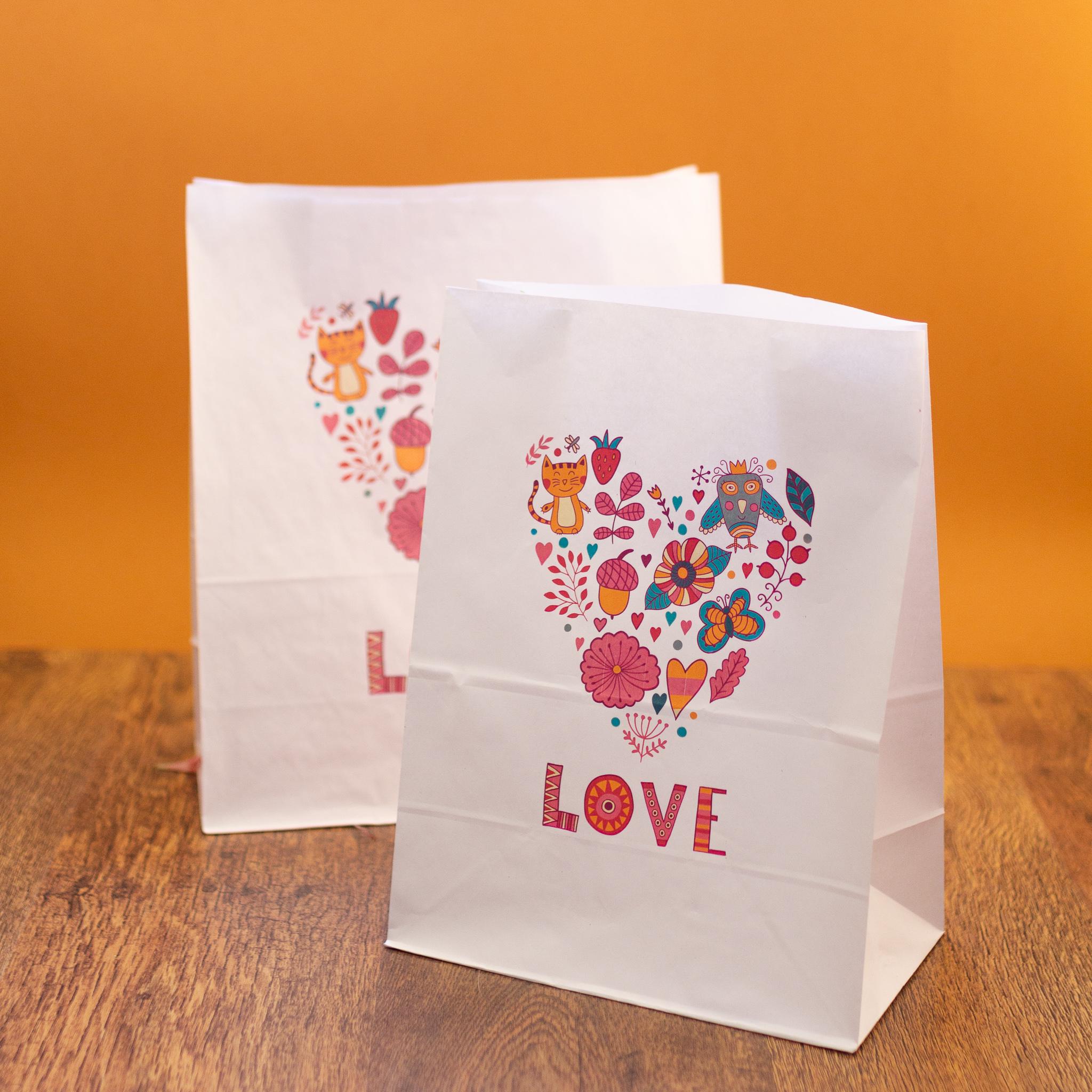 Пакет подарочный с принтом и надписью Love 320х150х380 мм 20 шт.