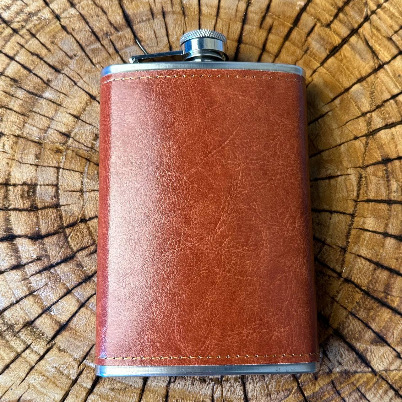 Набор фляга для алкоголя и 4 рюмки в подарочной коробке (61044) - фото 5 Набор фляга для алкоголя и 4 рюмки в подарочной коробке (61044) - фото 5