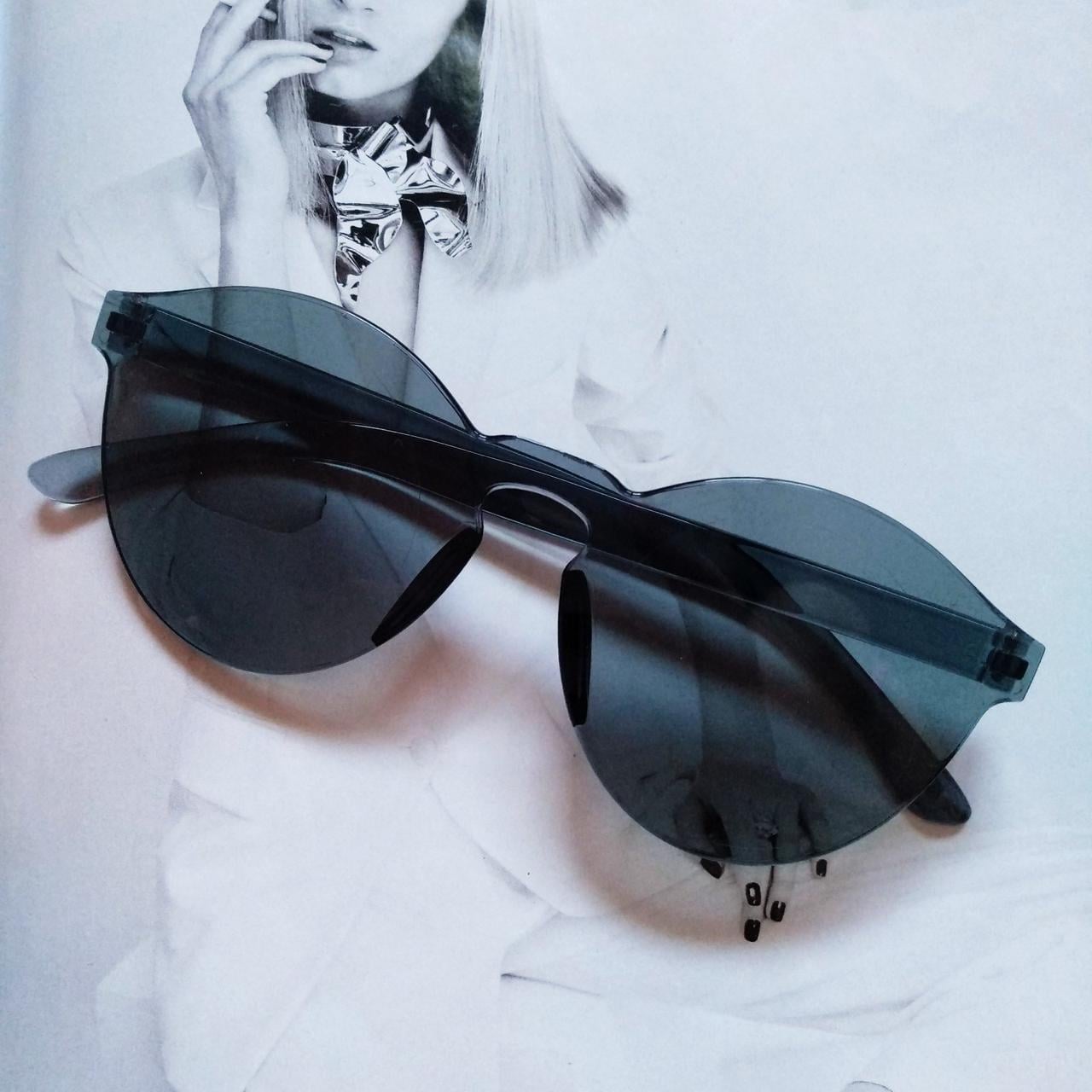 Солнцезащитные очки безоправные Серый