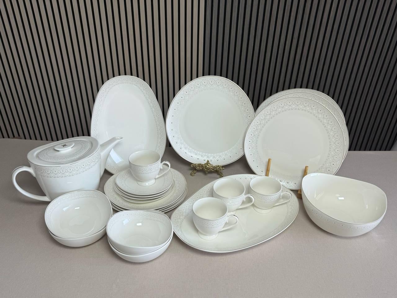 Столовый сервиз обеденный для сервировки 24 пр. на 4 персоны из фарфора (RG 522)