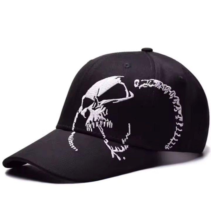 Кепка с черепом регулируемый размер Черный (4050)
