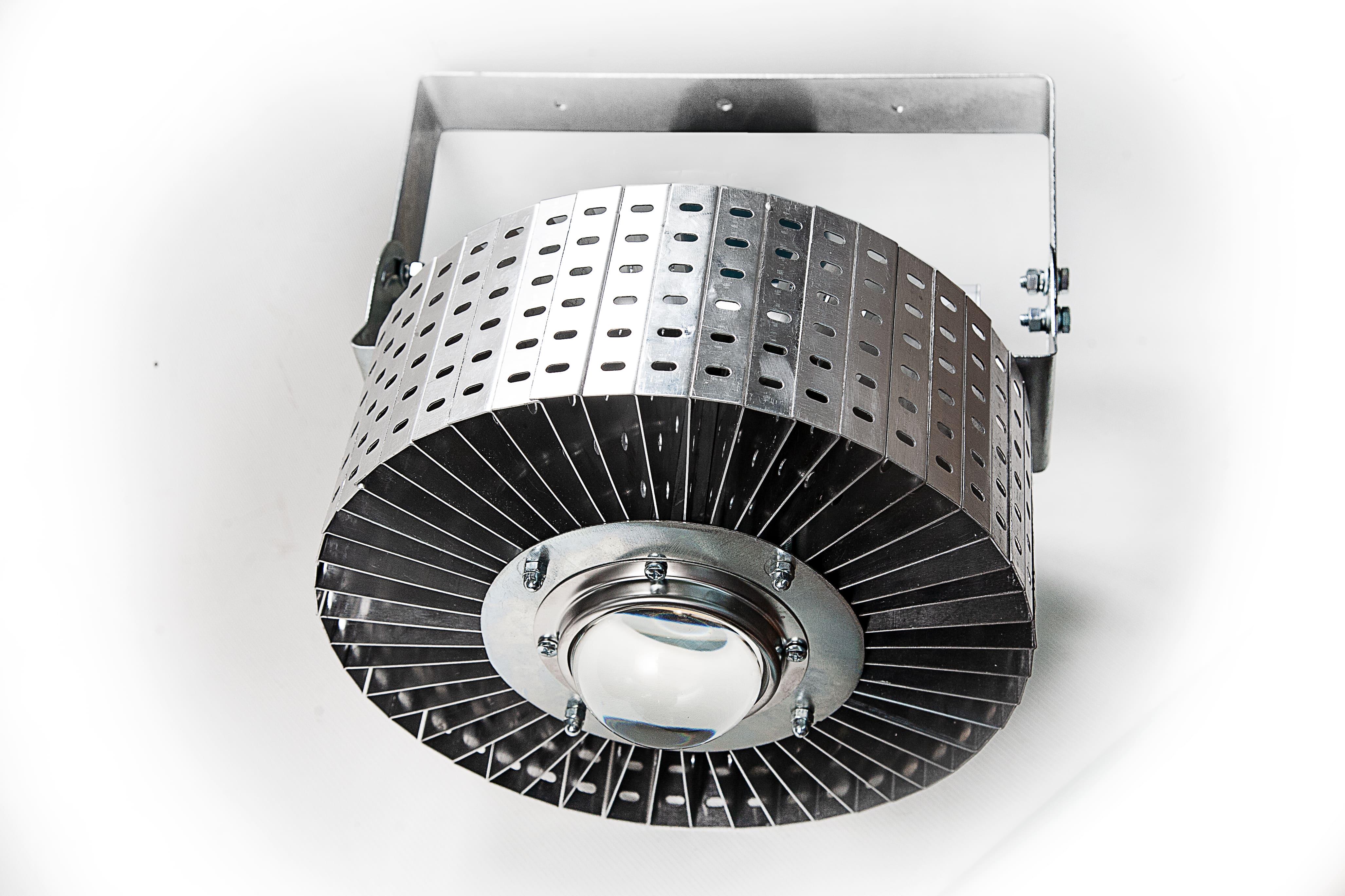 Прожектор світлодіодний ТДС ДО 44ТДС200 Rocket 60° 200 Вт - фото 1 Прожектор світлодіодний ТДС ДО 44ТДС200 Rocket 60° 200 Вт - фото 1