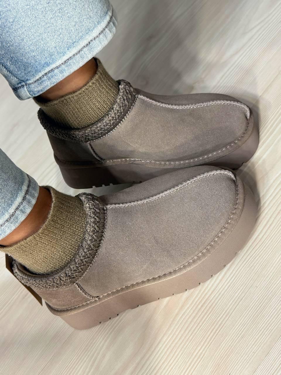 Уггі жіночі Hengji 90-6 з носком і вишивкою натуральна замша р. 40 Бежевий (4959) - фото 9 Уггі жіночі Hengji 90-6 з носком і вишивкою натуральна замша р. 40 Бежевий (4959) - фото 9