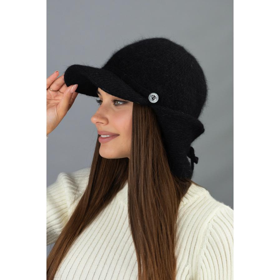 Шапка вушанка з козирком жіноча з вовни кролика із зав'язками Braxton 7235 one size Чорний
