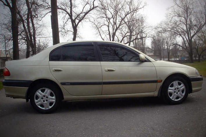 Ветровики SD HIC для Toyota Avensis 1998-2003 гг. поликарбонат Черный