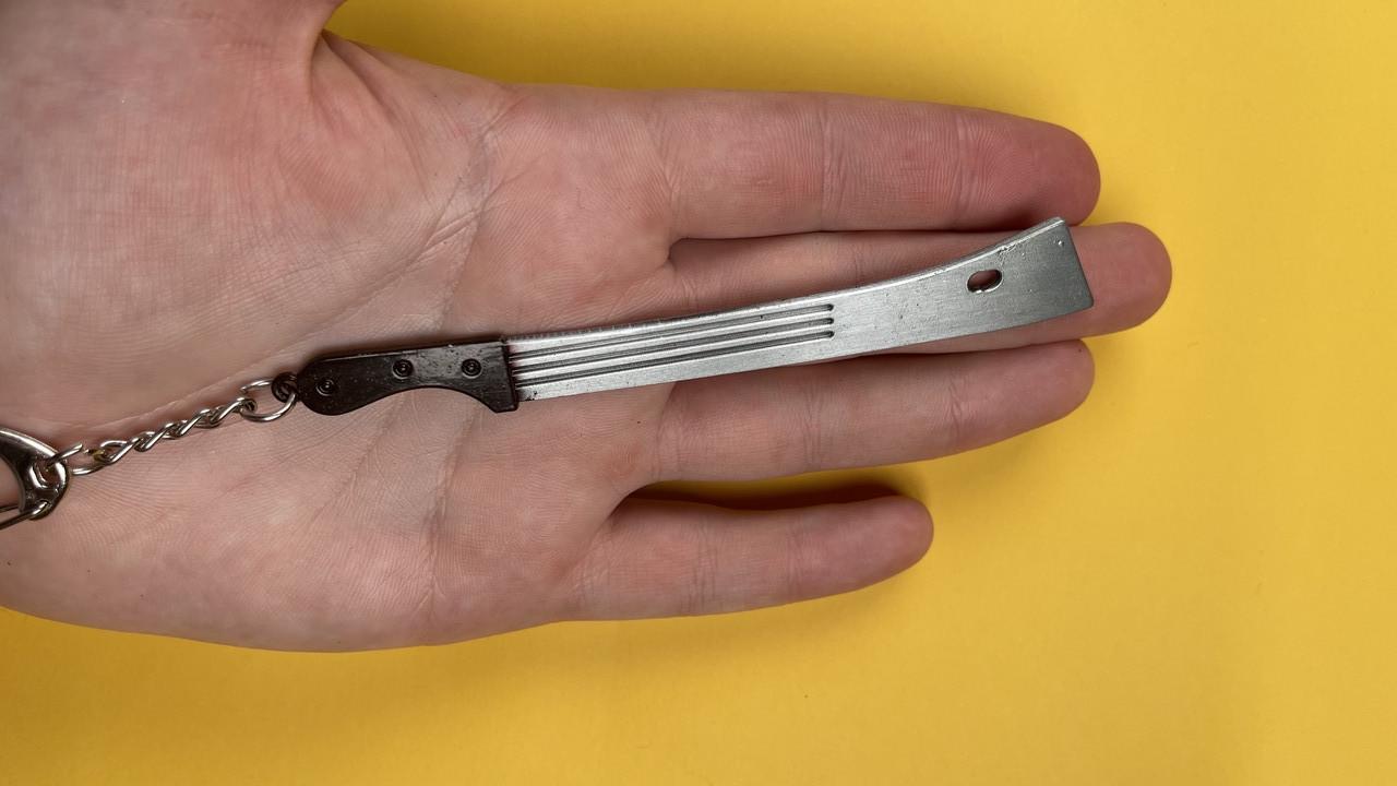 Брелок Pubg mobile мачете металл 12 см (1374942152) - фото 4 Брелок Pubg mobile мачете металл 12 см (1374942152) - фото 4