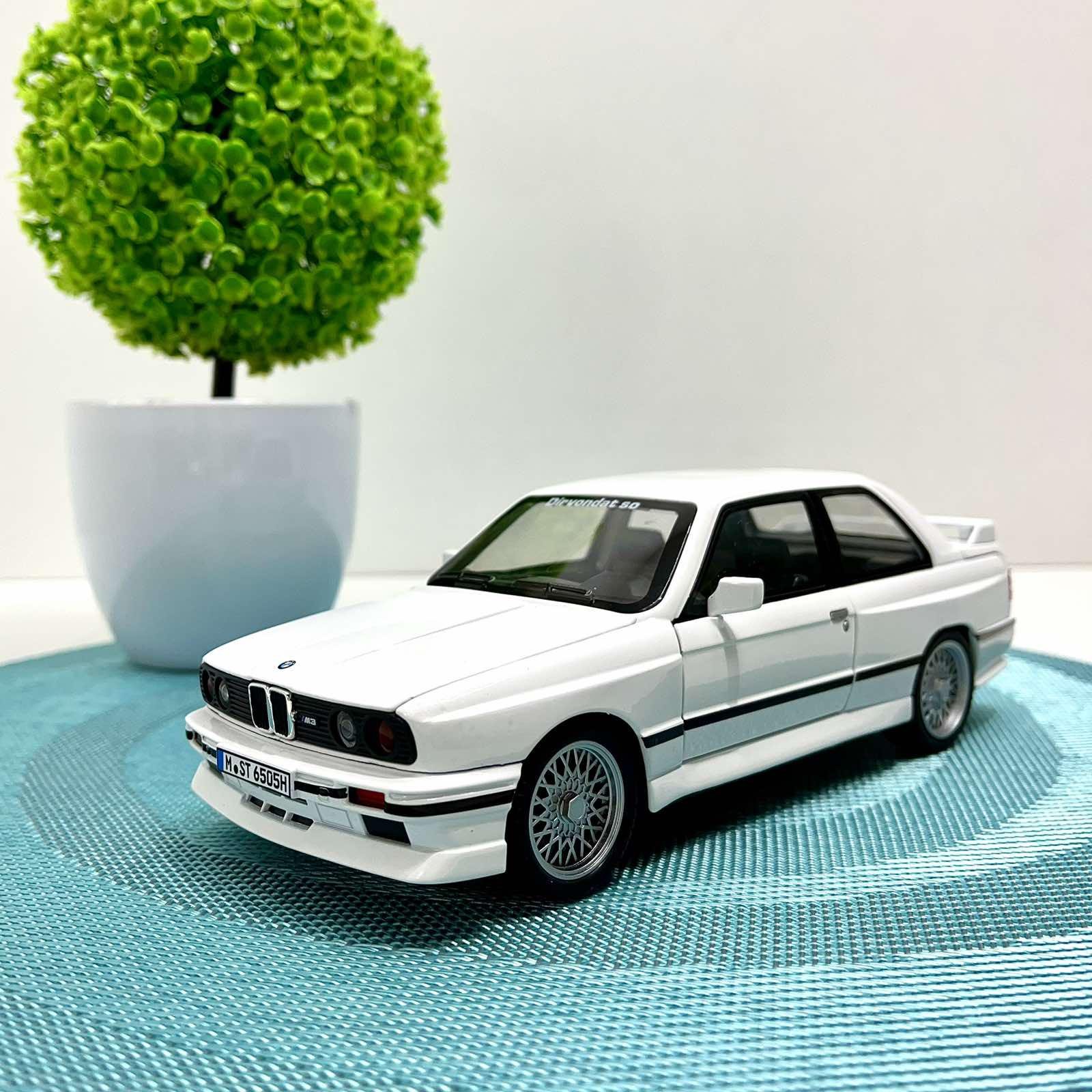 Машинка инерционная TK Union Group BMW M3 звук/свет/открывается багажник/капот/двери 1:24 Белый (GT-99641) Машинка инерционная TK Union Group BMW M3 звук/свет/открывается багажник/капот/двери 1:24 Белый (GT-99641)