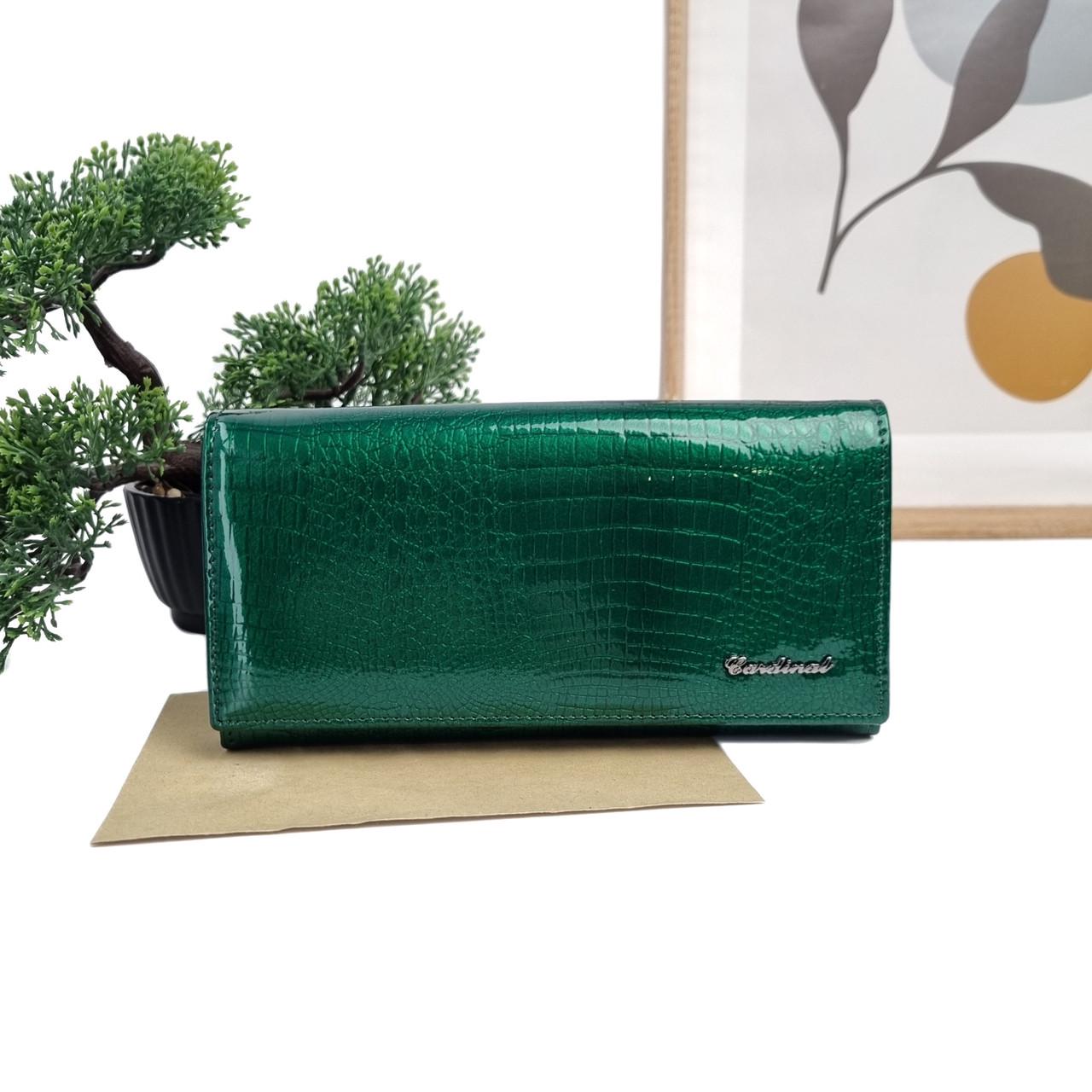 Гаманець Cardinal лаковий Зелений (5241-ZZ)
