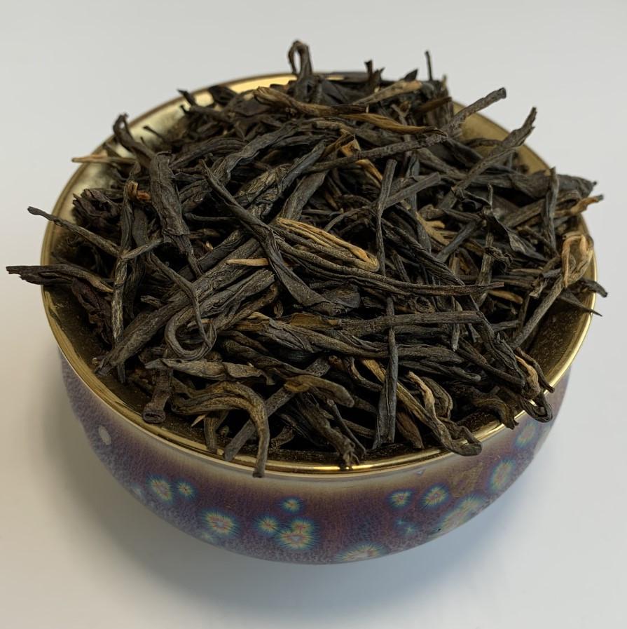 Чай красный черный Дянь Хун Сун Чжень Сосновые иглы