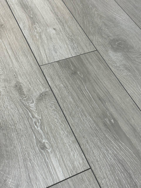 Ламинат Kronospan 5946 V4 8 мм/32кл/АС4 2,26 м2 Дуб Рокфорд фаска