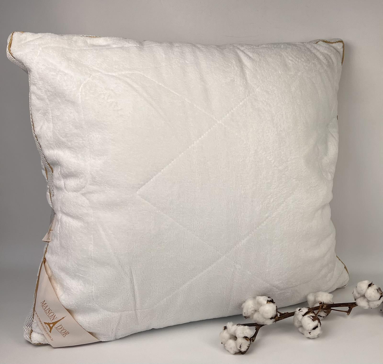 Подушка Maison D'or Coral 70х70 см Gold (CN28003)