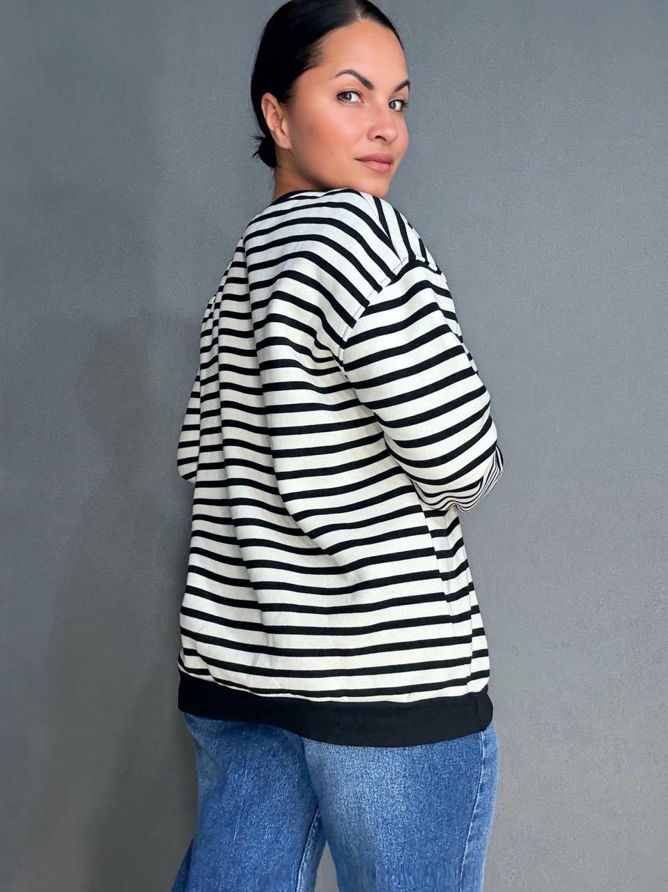 Свитшот женский ENJOY 81966 в полоску удлиненный оверсайз вышивка сердце утепленный S Черный (3161) - фото 7 Свитшот женский ENJOY 81966 в полоску удлиненный оверсайз вышивка сердце утепленный S Черный (3161) - фото 7