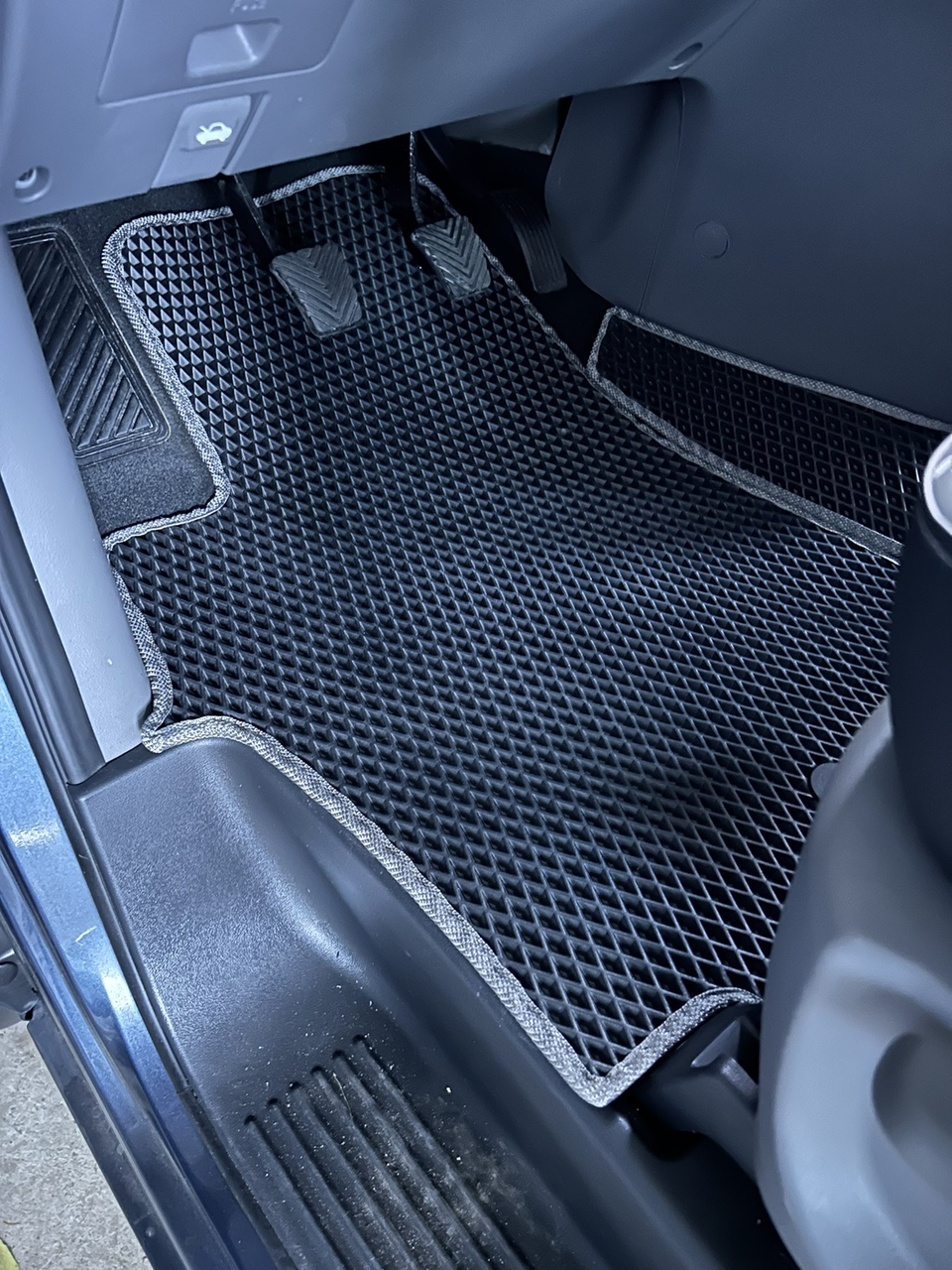 Автокилимки в салон EVA для Hyundai H1 2008- (2400737164)