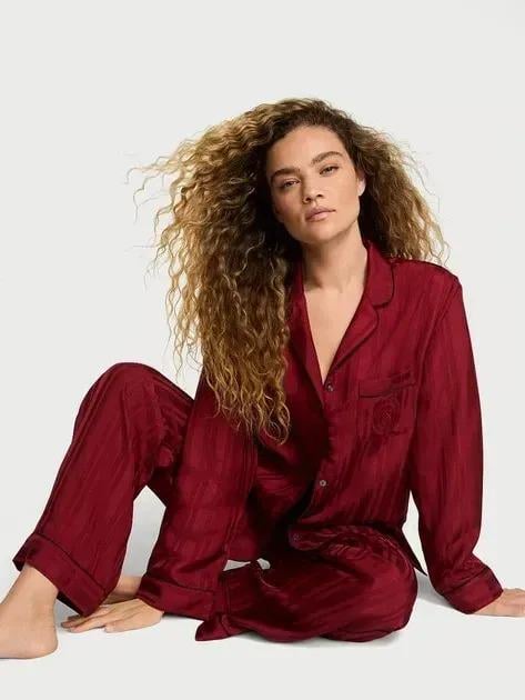 Пижама сатиновая Victoria's Secret Glazed Satin Long Pajama Set Sangria Red Stripe Jacquard Regular L Красный (27178696D)