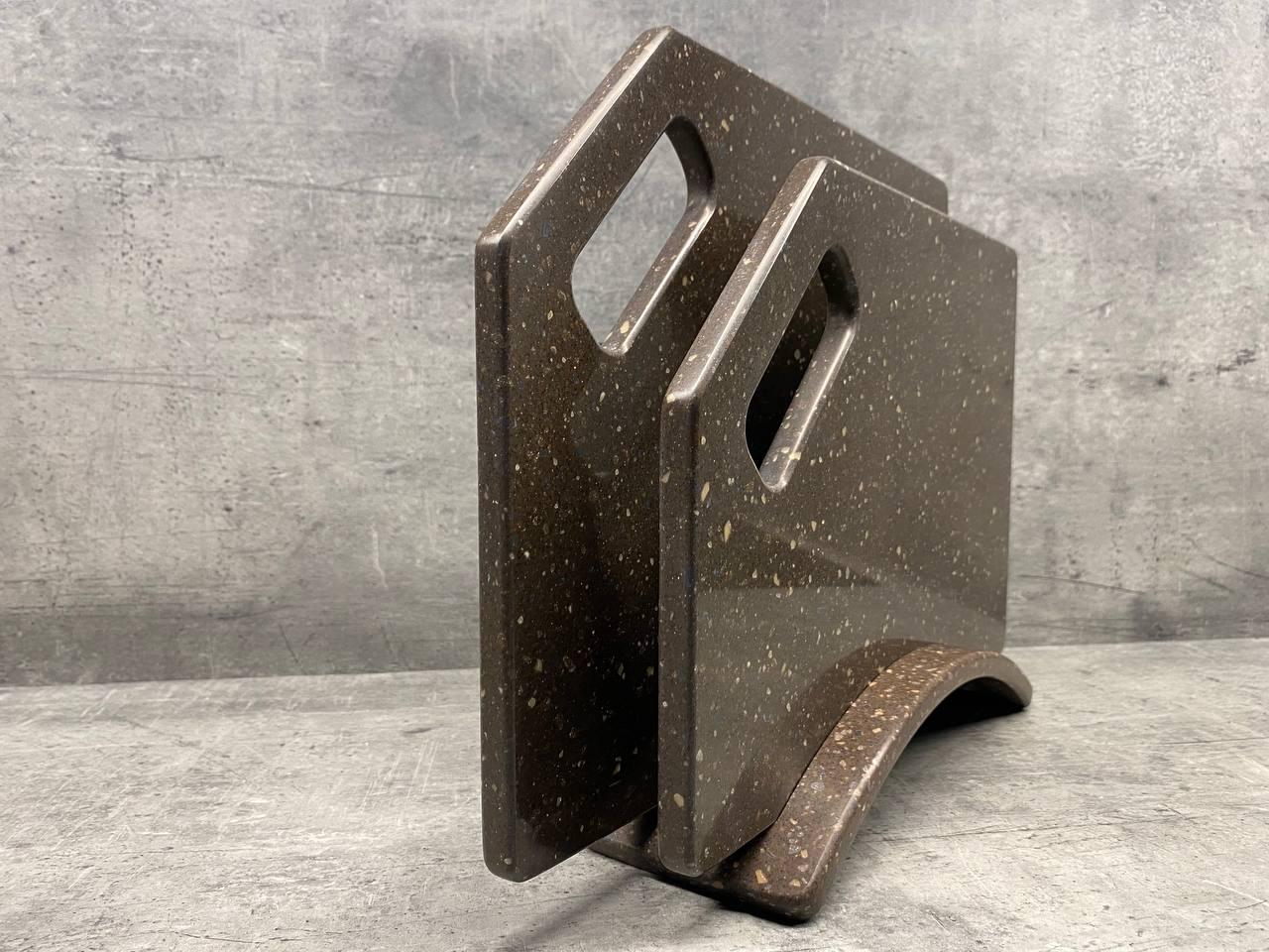 Набір дощок кухонних Cacao Umber із штучного каменю на підставці 2 шт. (212) - фото 2 Набір дощок кухонних Cacao Umber із штучного каменю на підставці 2 шт. (212) - фото 2