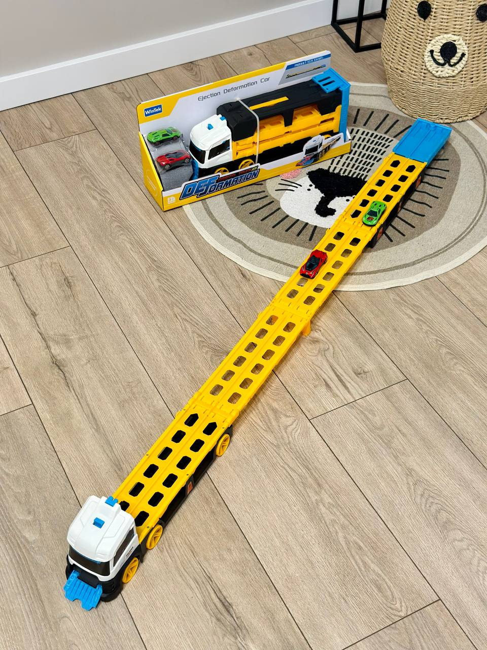 Дитячий ігровий Трейлер Fun Game E7019 автомагістраль з 2 машинками 1,25 м (2424688274) - фото 6 Дитячий ігровий Трейлер Fun Game E7019 автомагістраль з 2 машинками 1,25 м (2424688274) - фото 6