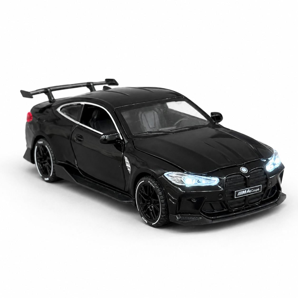 Модель автомобиля BMW M4 Coupe 1:32 металлическая инерционная со светом и звуком.