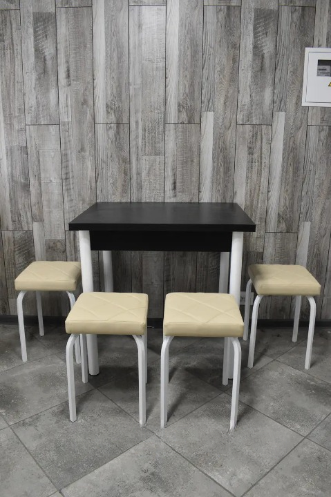 Кухонний комплект Оскар стіл розкладний/табурети 4 шт. Tutti Lux 60х80/80х120х75 см Чорний/Бежевий (28374820)