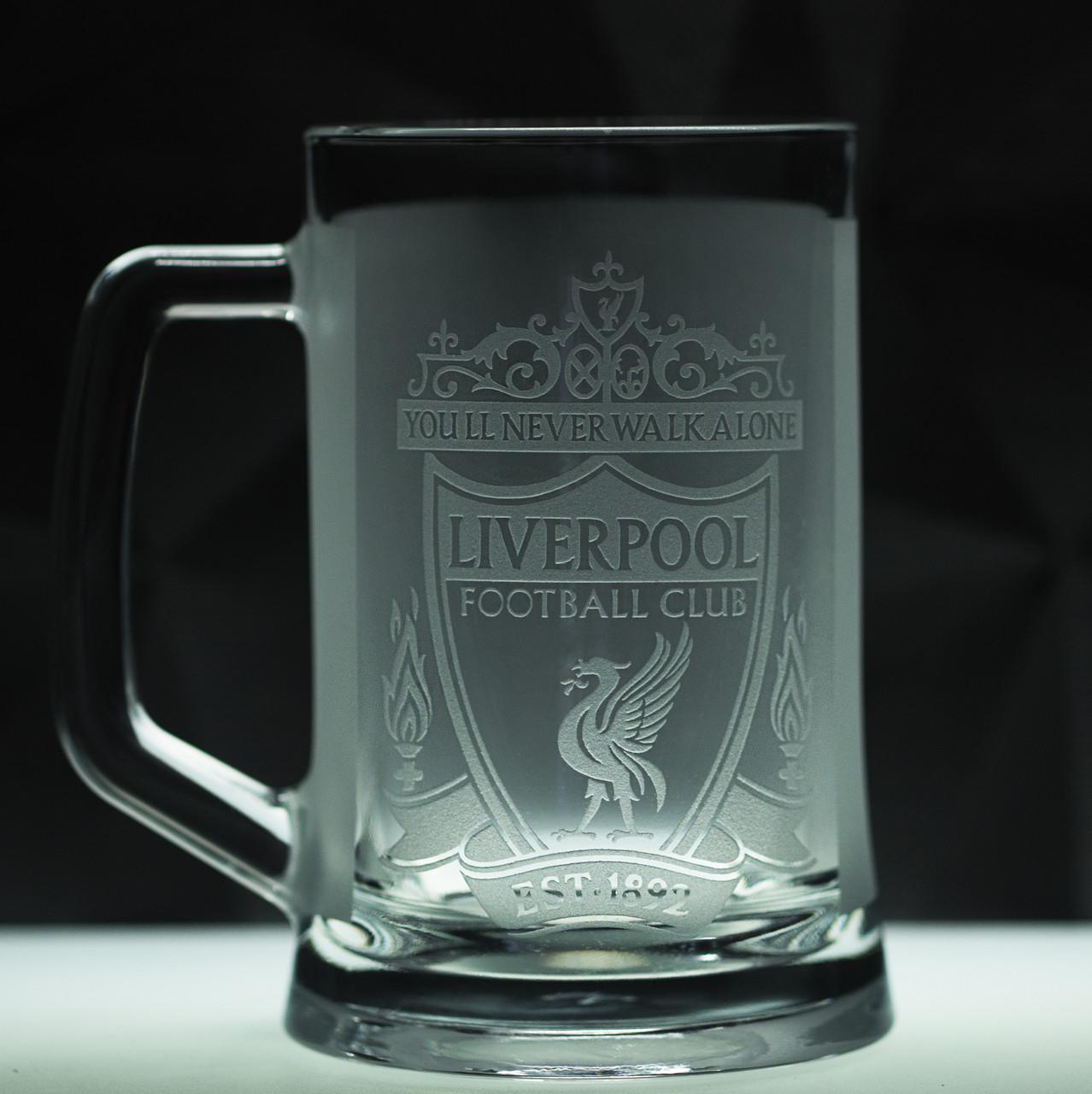 Подарочный бокал для пива с гравировкой лого ФК Ливерпуль 670 мл (2355682937)