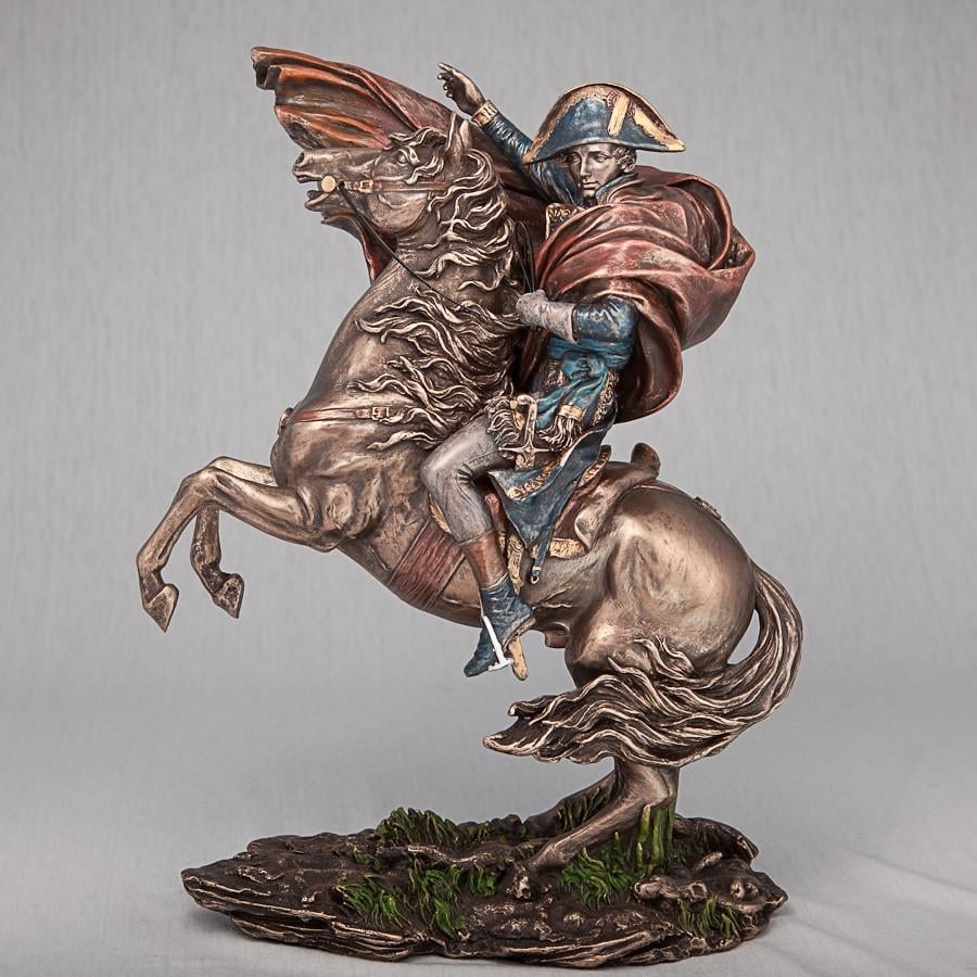 Статуэтка Veronese Наполеон на коне 28 см (72854 A4)