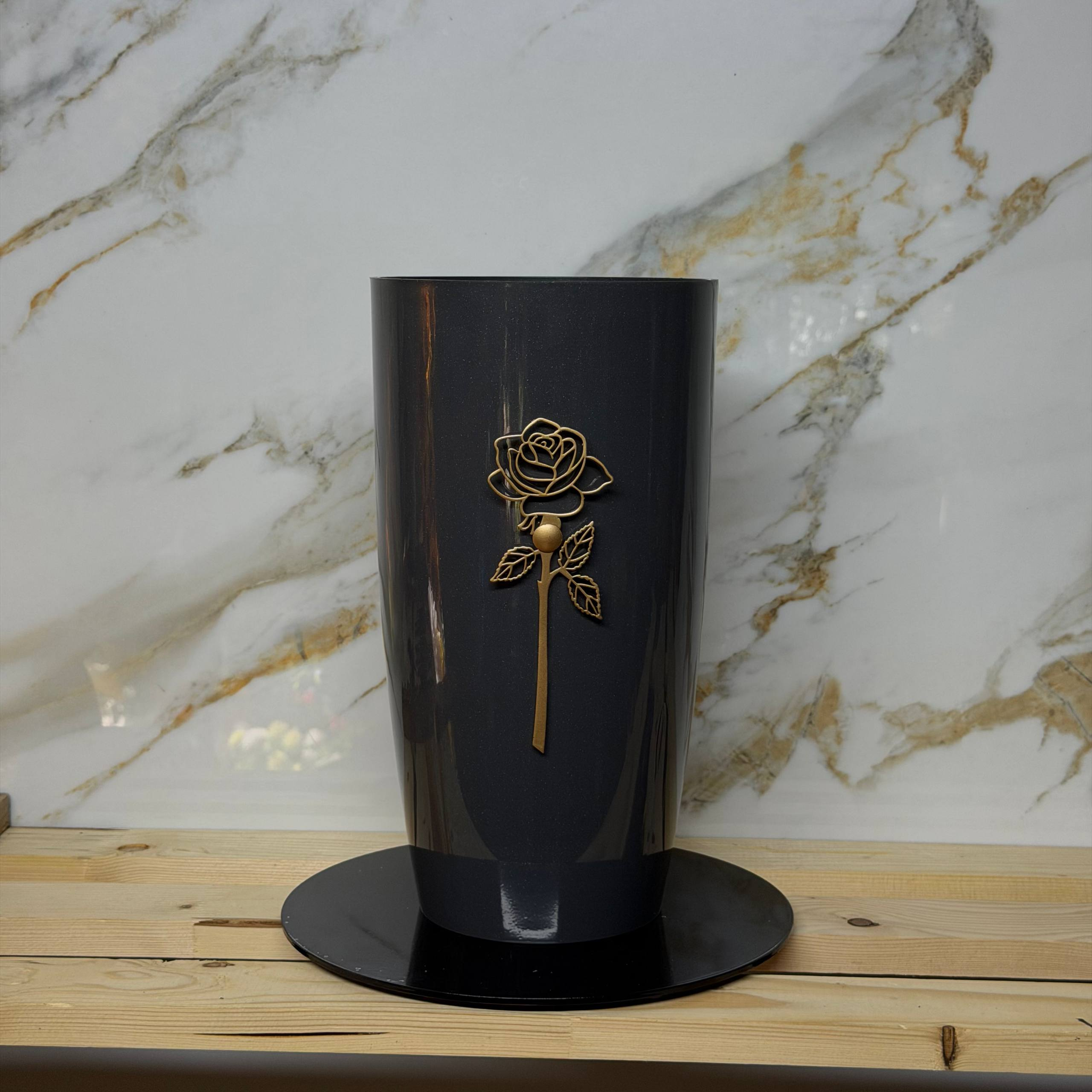 Ваза с розой на металлической основе Антрацит/Бронзовый (BFRGH)