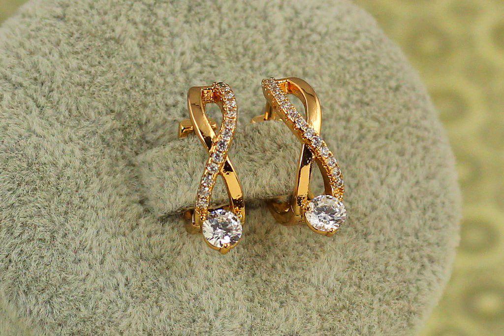 Серьги Xuping Jewelry бесконечность с белым камнем 1,6 см Золотистый (29371240)