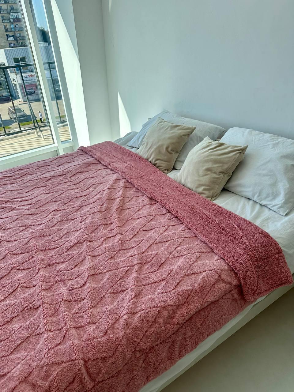 Покривало подвійне штучне хутро євро 200х230 см Рожевий (Д-al-ovchina-pled-001-04) - фото 2 Покривало подвійне штучне хутро євро 200х230 см Рожевий (Д-al-ovchina-pled-001-04) - фото 2